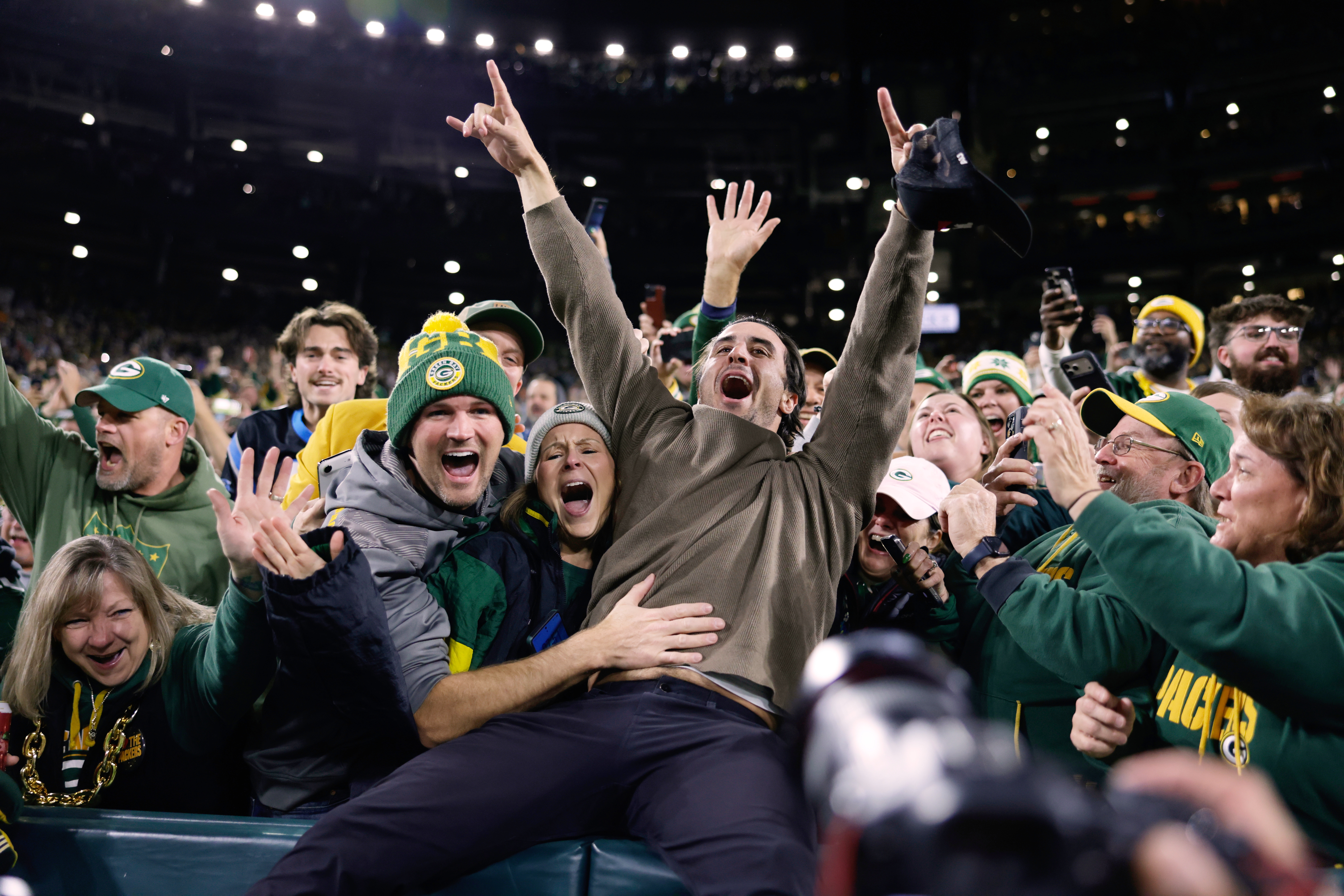 Brewers visit Lambeau Field the day after clinching the World Series — Sheboygan Government news